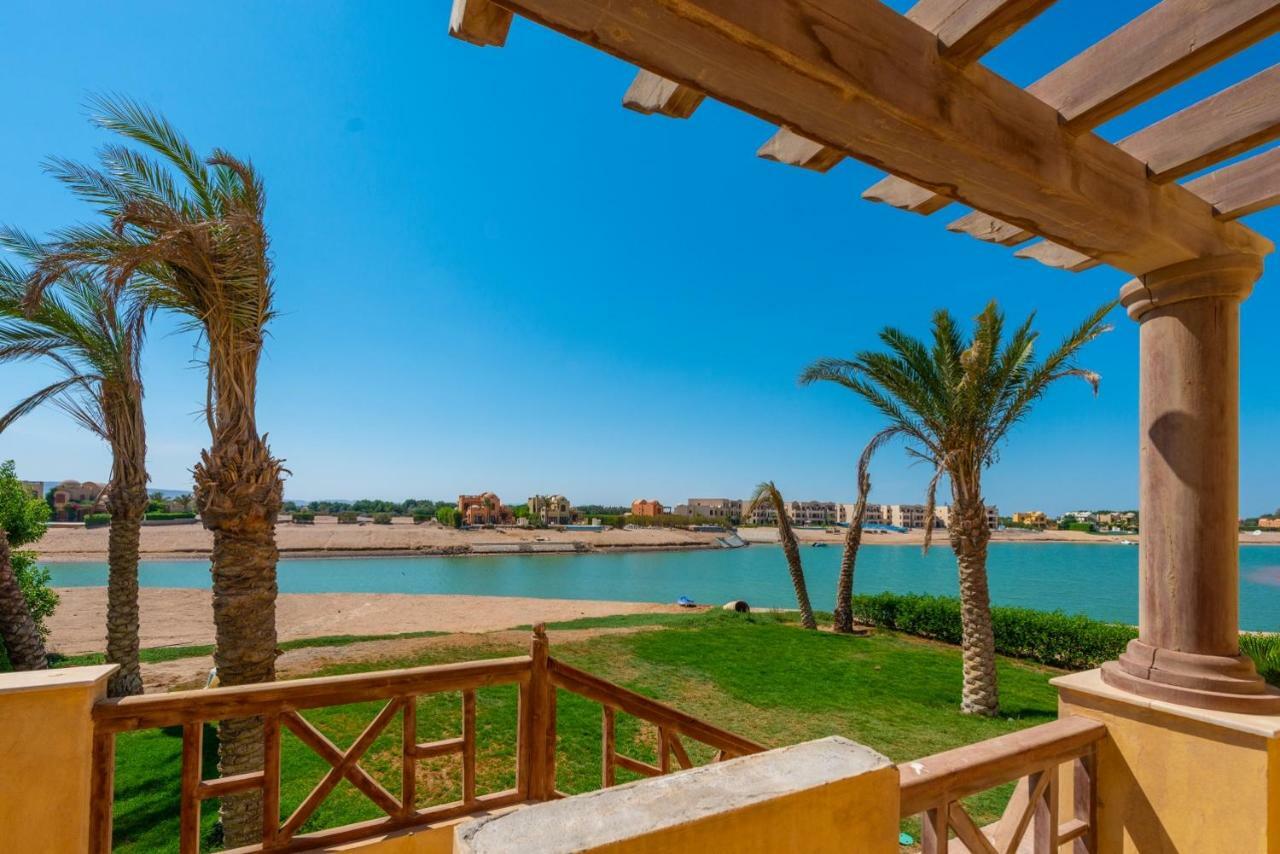Апартаменты Scenic Views 3-Bedroom Villa In Sabina, El Gouna Private Jacuzzi & Lagoon Access