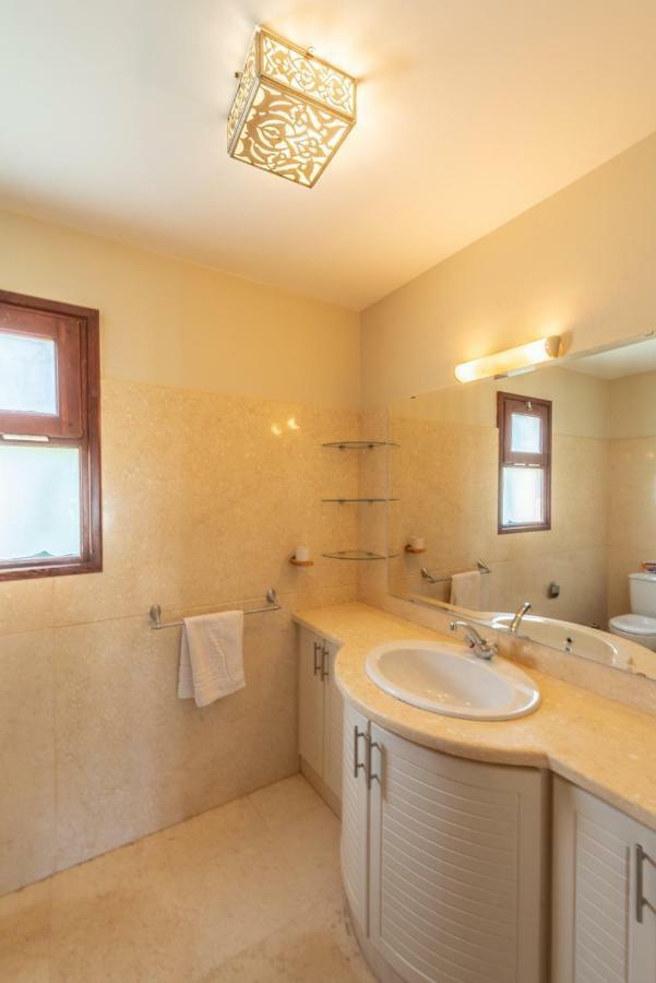 Apartment Scenic Views 3-Bedroom Villa In Sabina, El Gouna Private Jacuzzi & Lagoon Access Hurghada