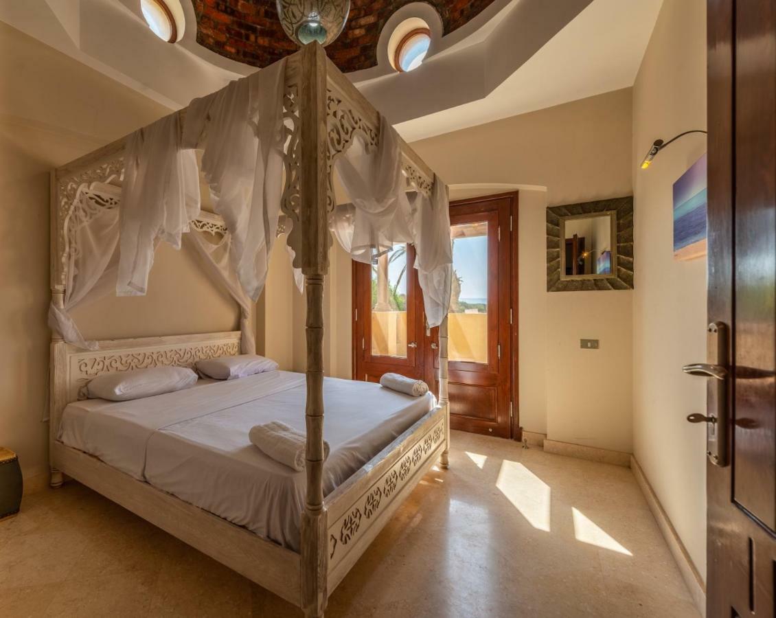 Scenic Views 3-Bedroom Villa In Sabina, El Gouna Private Jacuzzi & Lagoon Access Apartment